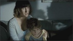 Worlds Apart - To verdener (2008)
