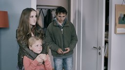 What's Between Us - Unter der Haut (2015)